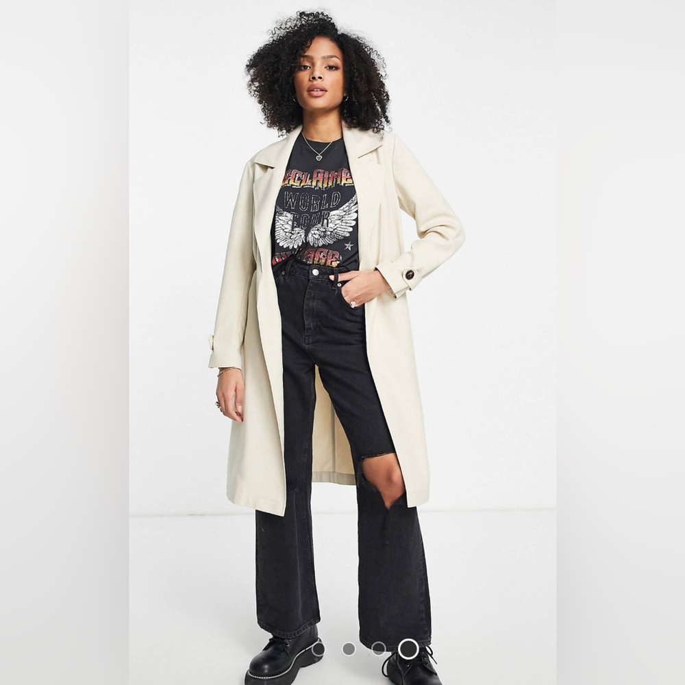 New without tags light weight trench coat